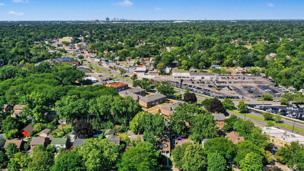 907 University Place Grosse Pointe City, MI 48230