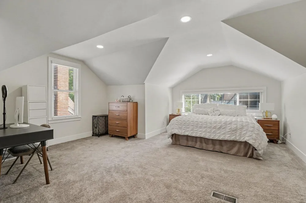 907 University Place Grosse Pointe City, MI 48230