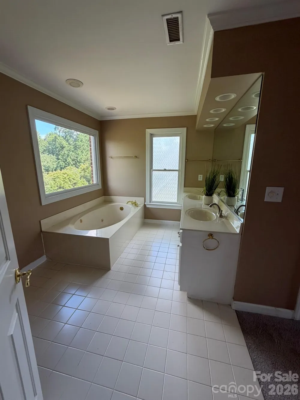 232 40th Avenue Drive NW Hickory, NC 28601