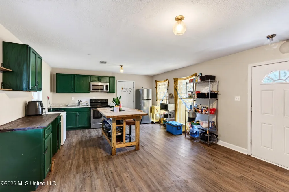 4710 Coronada Avenue Pascagoula, MS 39581