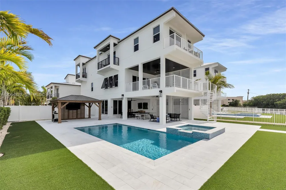735 50 ST Gulf, Marathon Key West, FL 33050