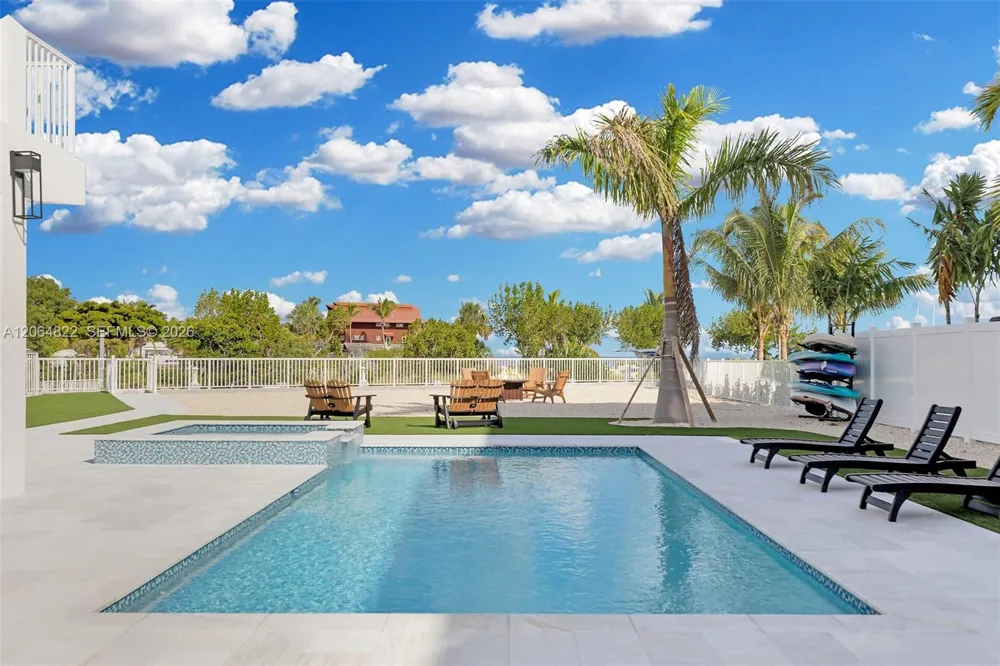 735 50 ST Gulf, Marathon Key West, FL 33050