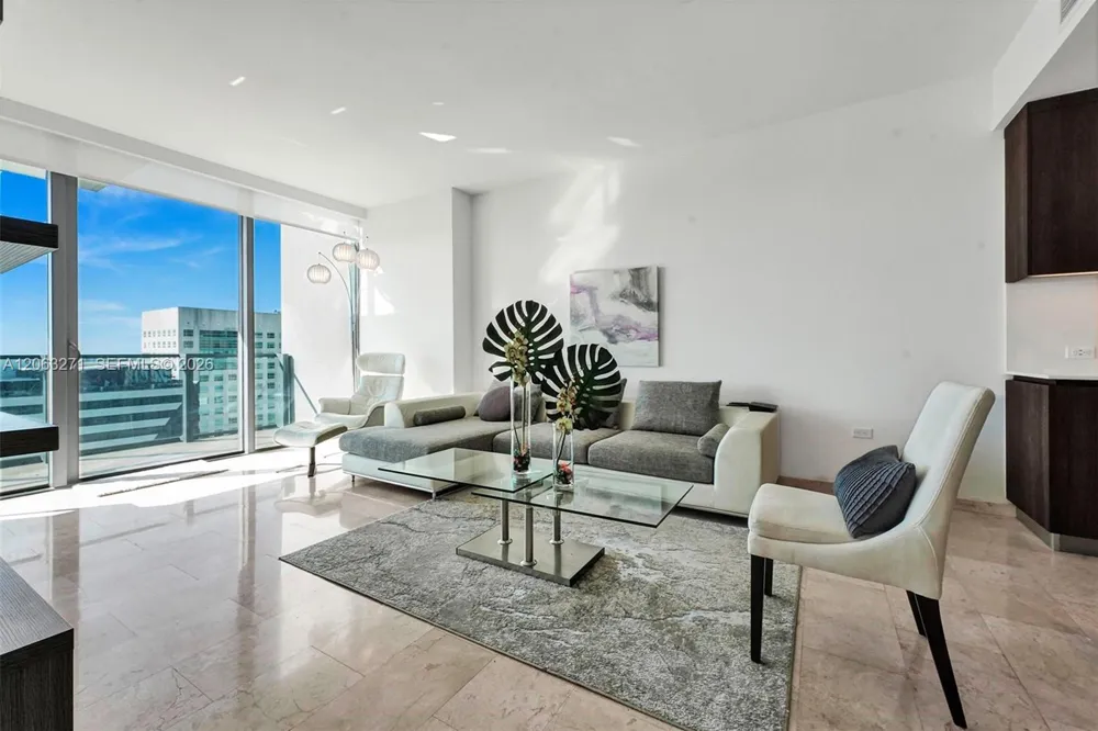 88 SW 7th St #2106 Miami, FL 33130
