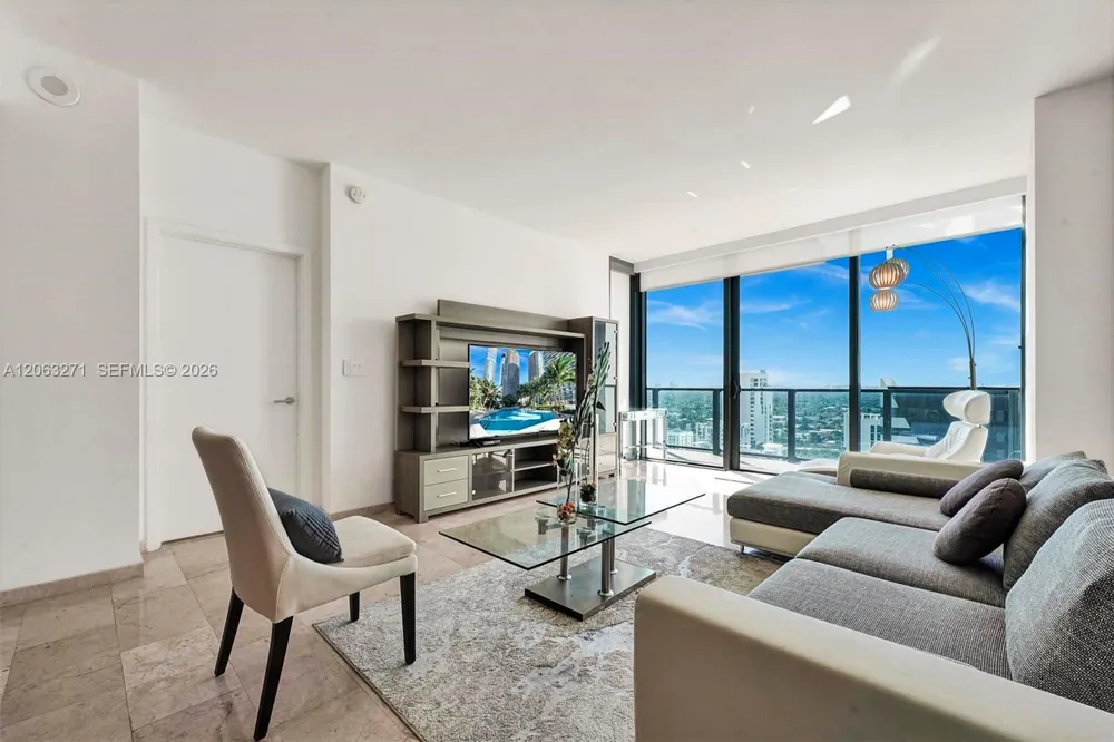 88 SW 7th St #2106 Miami, FL 33130