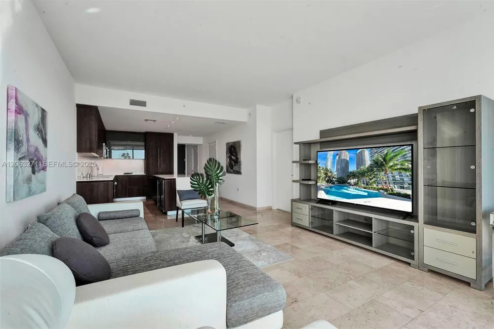 88 SW 7th St #2106 Miami, FL 33130