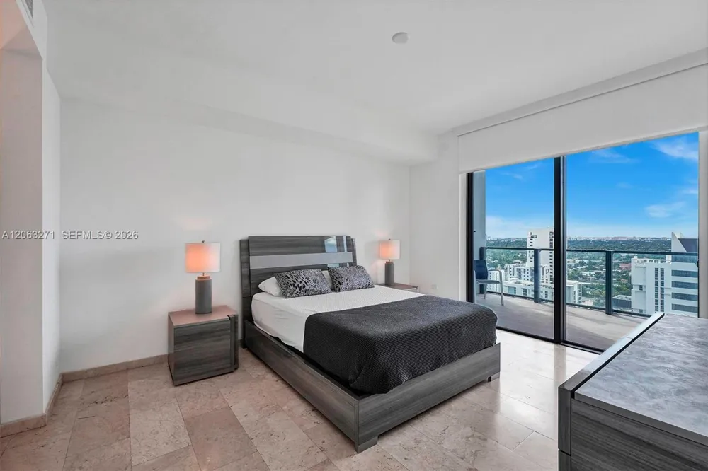 88 SW 7th St #2106 Miami, FL 33130