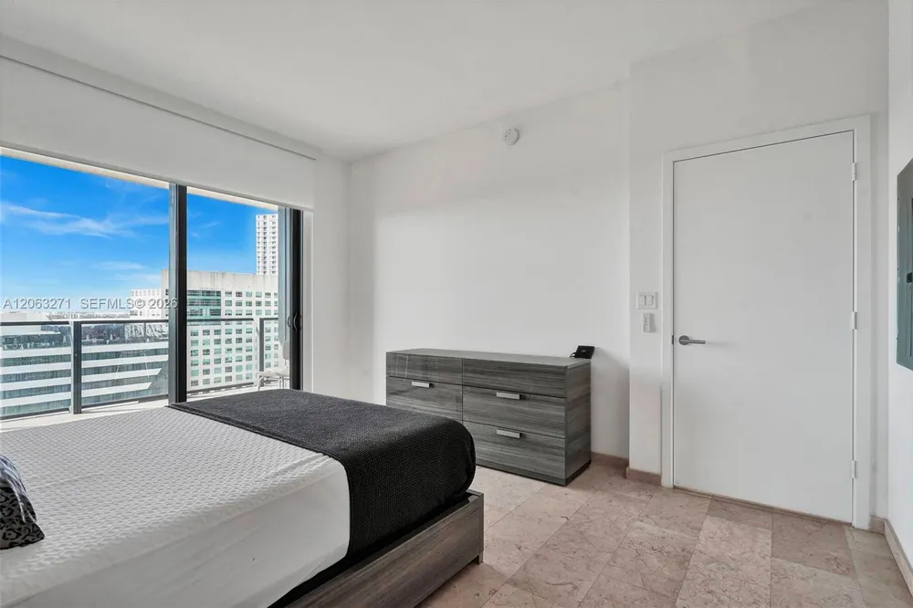 88 SW 7th St #2106 Miami, FL 33130