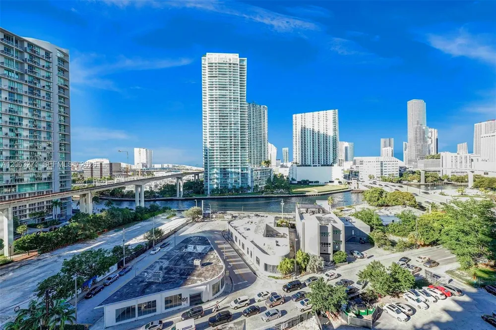 88 SW 7th St #2106 Miami, FL 33130