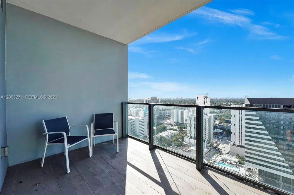 88 SW 7th St #2106 Miami, FL 33130