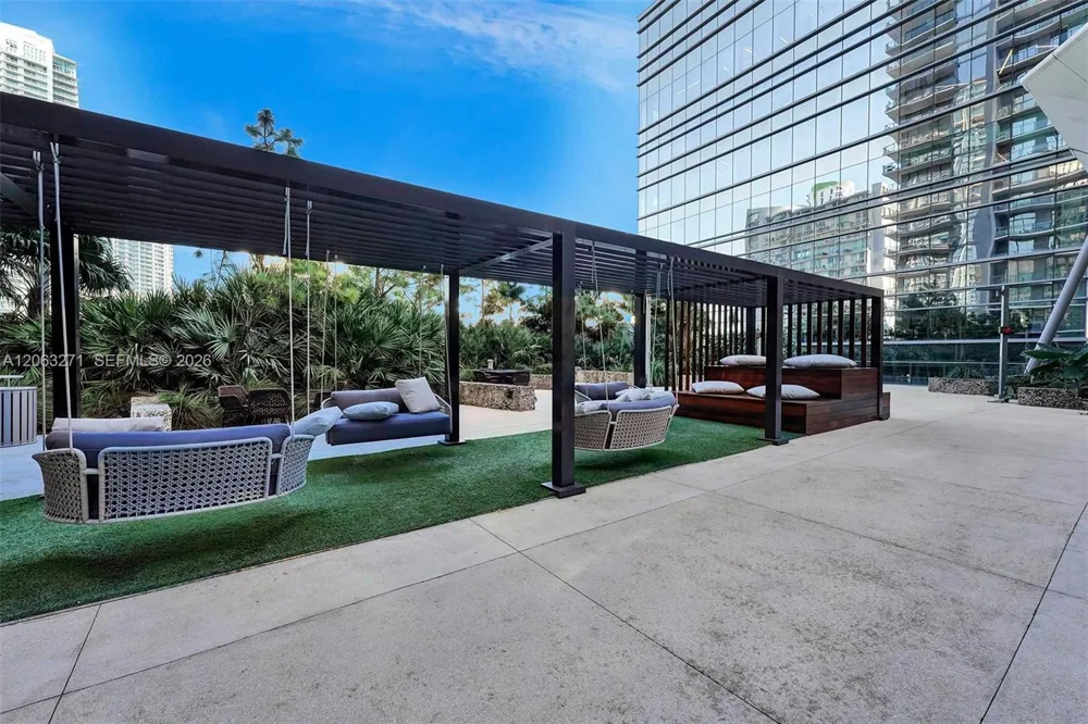 88 SW 7th St #2106 Miami, FL 33130