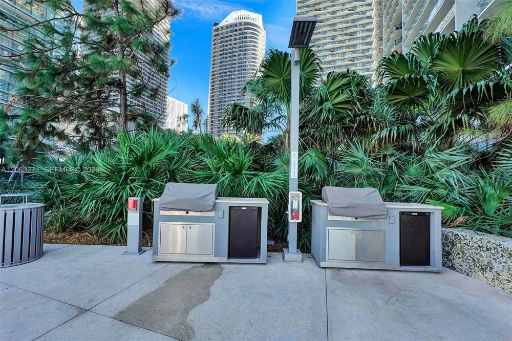 88 SW 7th St #2106 Miami, FL 33130