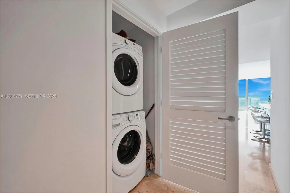 88 SW 7th St #2106 Miami, FL 33130