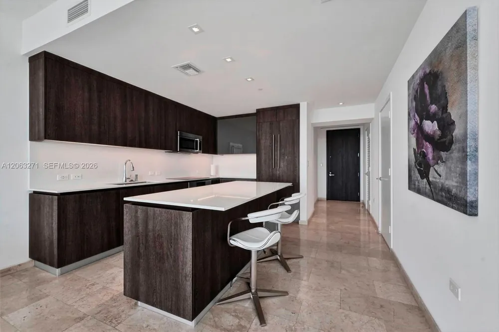 88 SW 7th St #2106 Miami, FL 33130