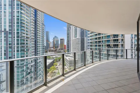 1000 Brickell Plz #1902