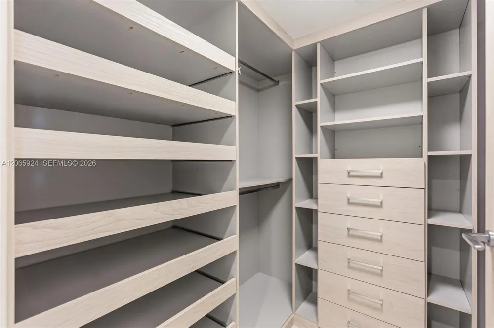 1000 Brickell Plz #1902 Miami, FL 33131