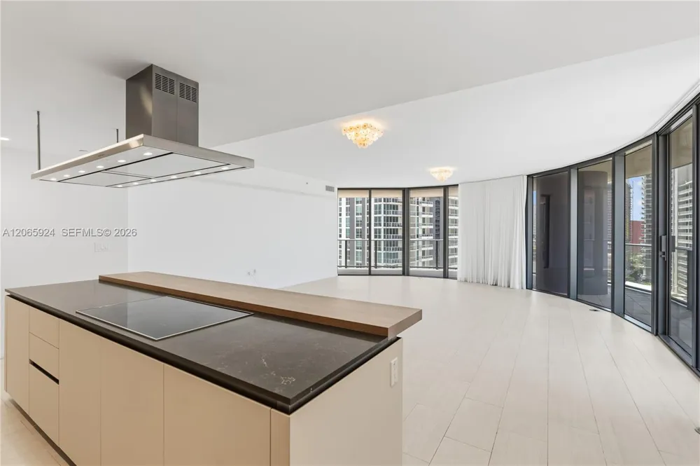 1000 Brickell Plz #1902 Miami, FL 33131