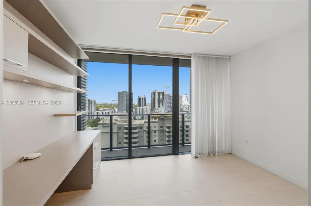 1000 Brickell Plz #1902 Miami, FL 33131