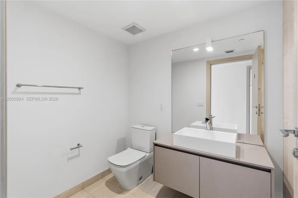 1000 Brickell Plz #1902 Miami, FL 33131