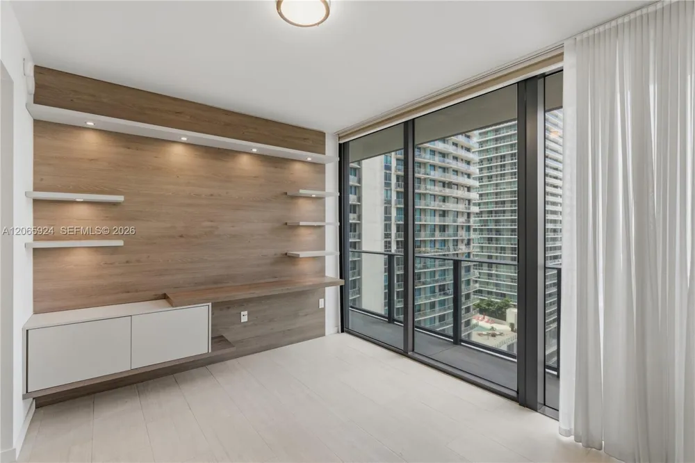 1000 Brickell Plz #1902 Miami, FL 33131