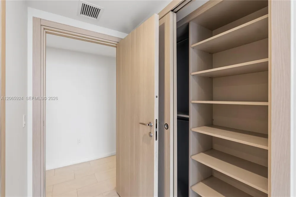1000 Brickell Plz #1902 Miami, FL 33131