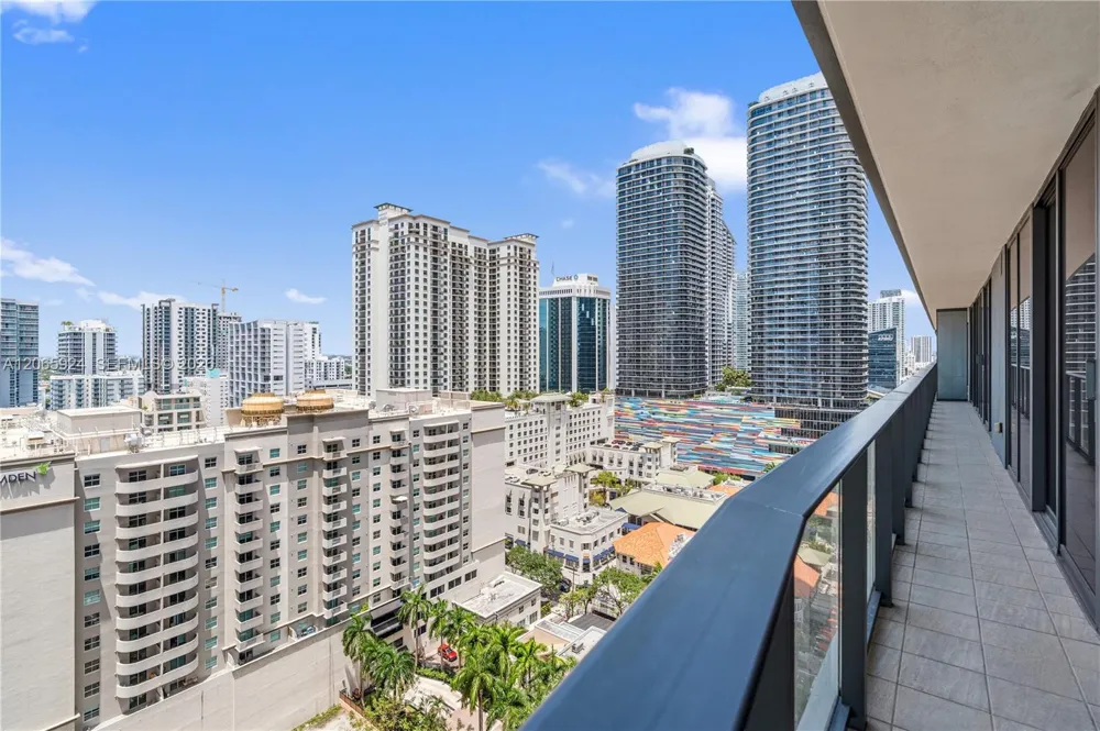 1000 Brickell Plz #1902 Miami, FL 33131