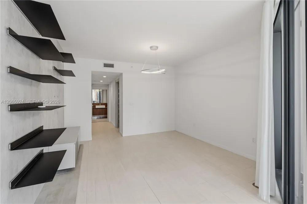1000 Brickell Plz #1902 Miami, FL 33131