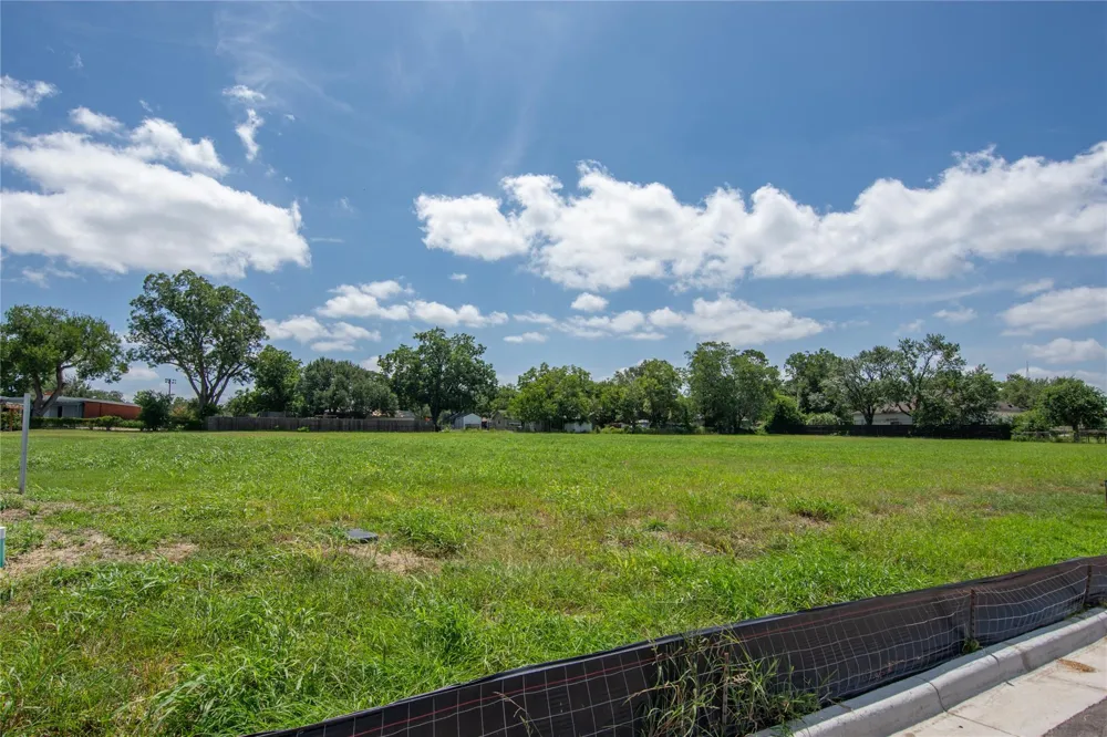 404 Koller Drive Weimar, TX 78962