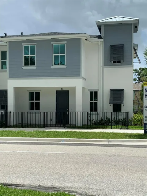 747 SE Central Parkway #43