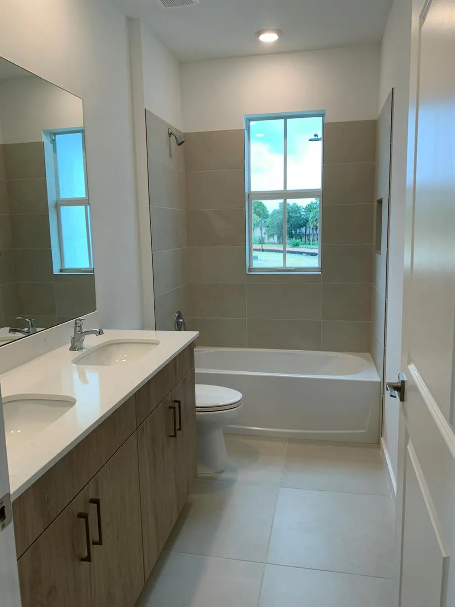 747 SE Central Parkway #43 Stuart, FL 34994