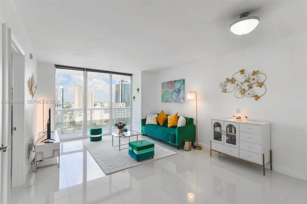 50 Biscayne Blvd #2505 Miami, FL 33132