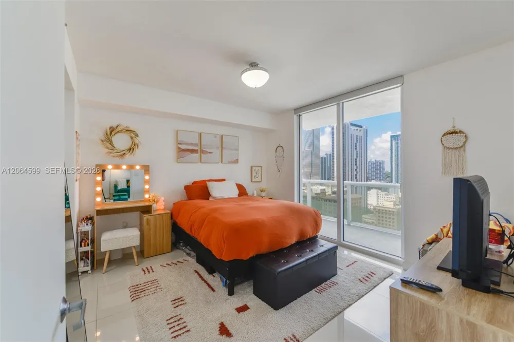 50 Biscayne Blvd #2505 Miami, FL 33132
