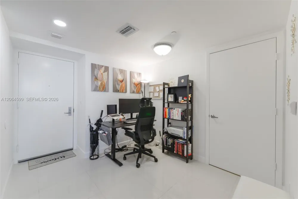50 Biscayne Blvd #2505 Miami, FL 33132