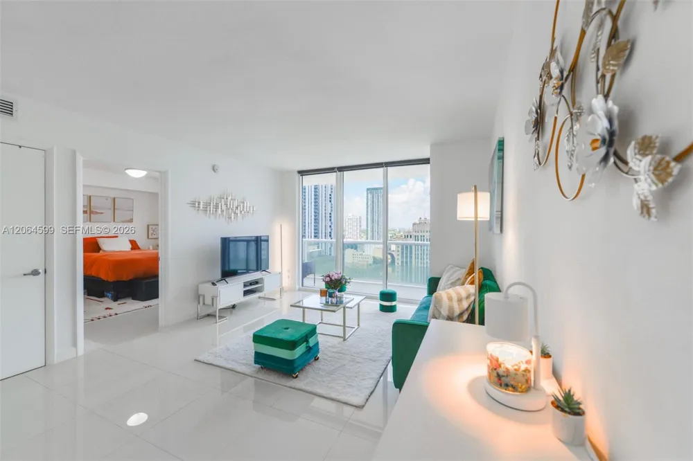 50 Biscayne Blvd #2505 Miami, FL 33132