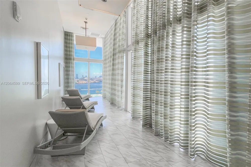 50 Biscayne Blvd #2505 Miami, FL 33132