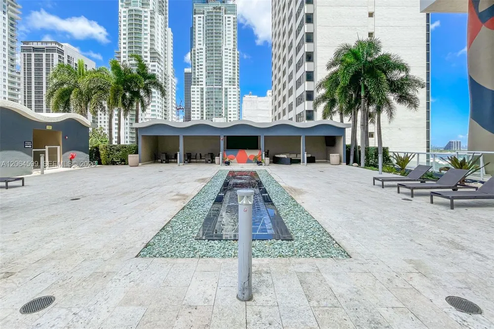 50 Biscayne Blvd #2505 Miami, FL 33132