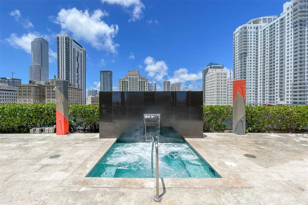 50 Biscayne Blvd #2505 Miami, FL 33132