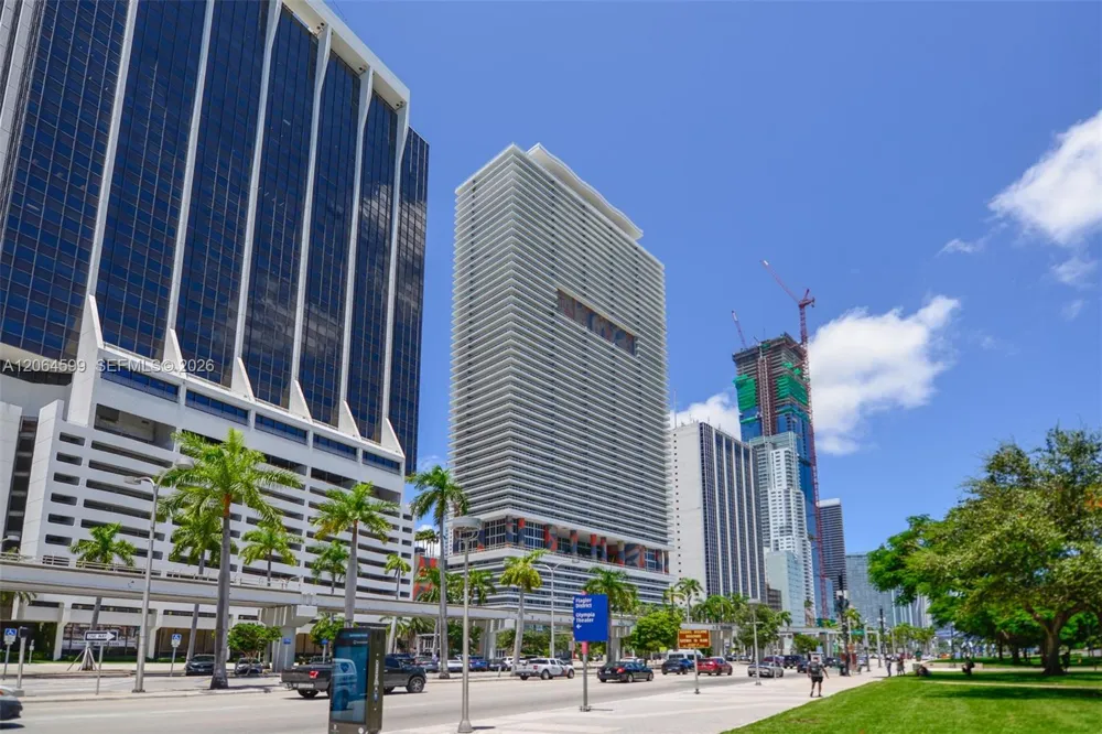 50 Biscayne Blvd #2505 Miami, FL 33132