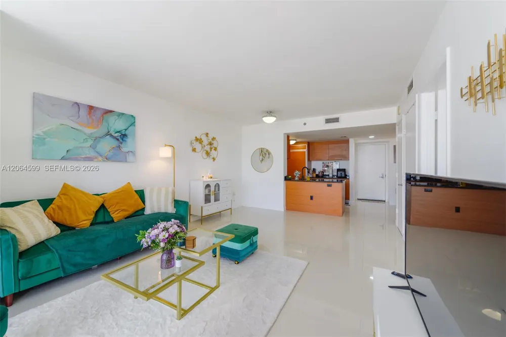 50 Biscayne Blvd #2505 Miami, FL 33132
