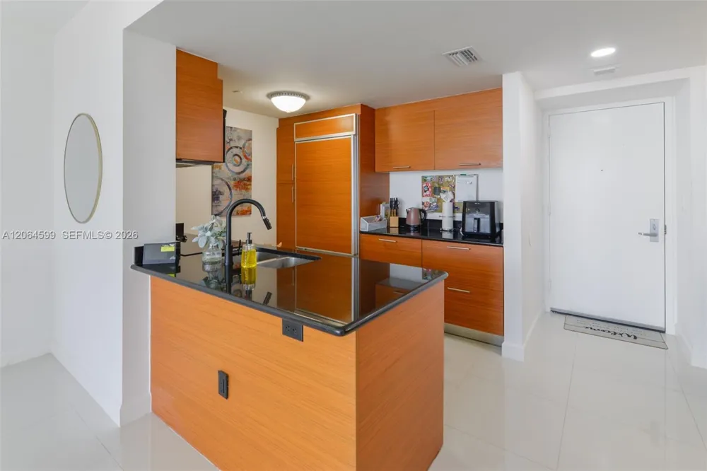 50 Biscayne Blvd #2505 Miami, FL 33132