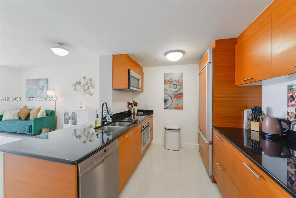 50 Biscayne Blvd #2505 Miami, FL 33132