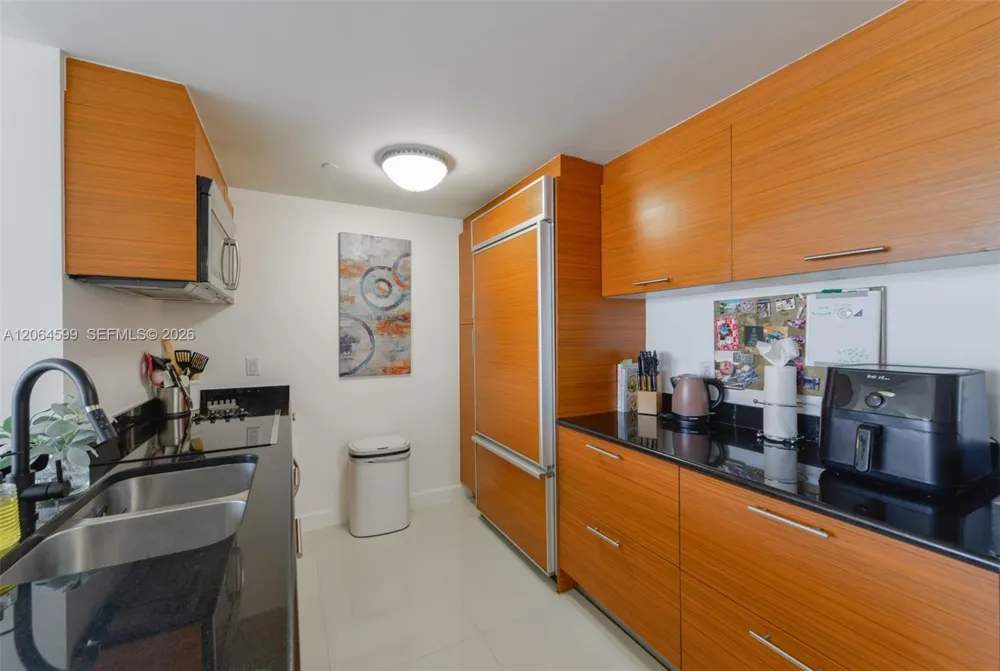 50 Biscayne Blvd #2505 Miami, FL 33132