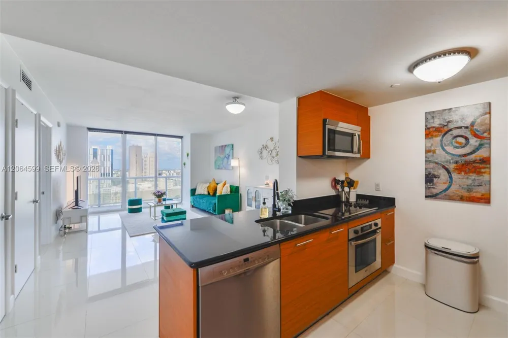 50 Biscayne Blvd #2505 Miami, FL 33132