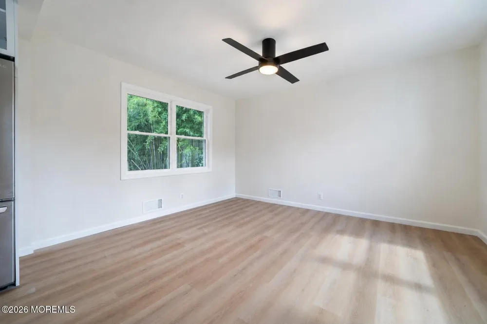 55 Davis Lane Red Bank, NJ 07701