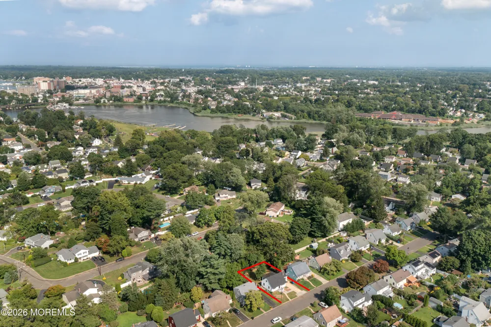 55 Davis Lane Red Bank, NJ 07701