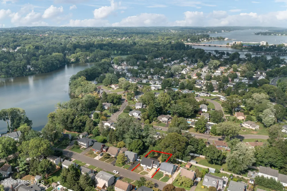 55 Davis Lane Red Bank, NJ 07701