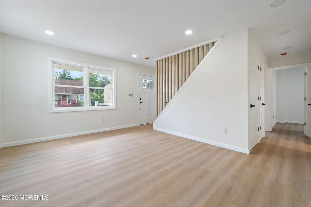 55 Davis Lane Red Bank, NJ 07701