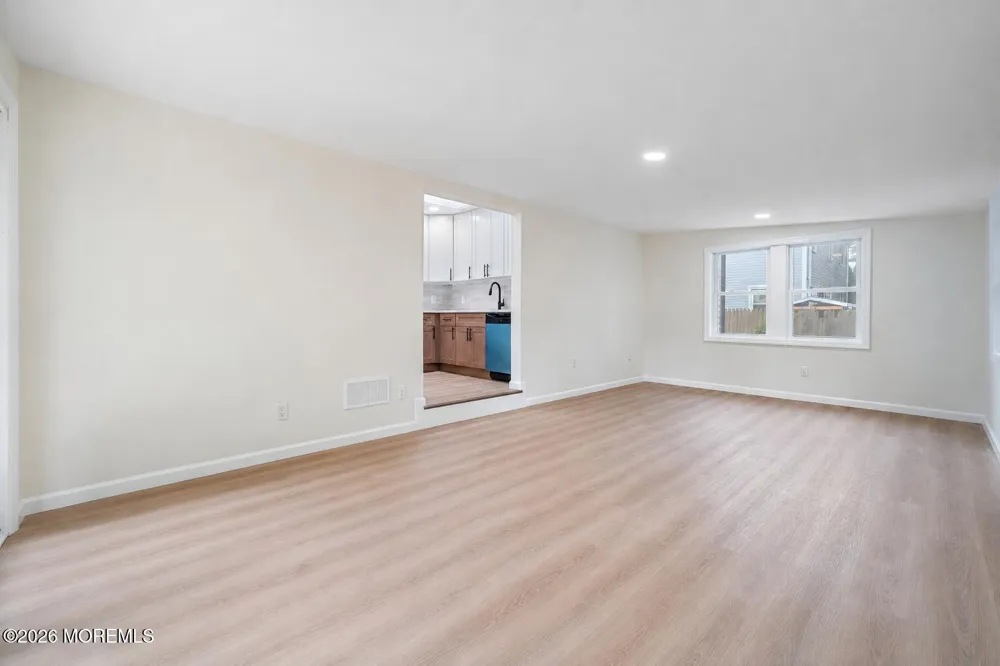 55 Davis Lane Red Bank, NJ 07701
