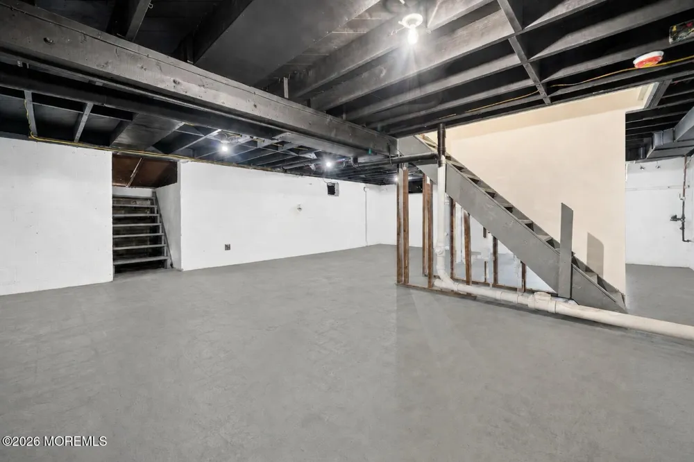 55 Davis Lane Red Bank, NJ 07701