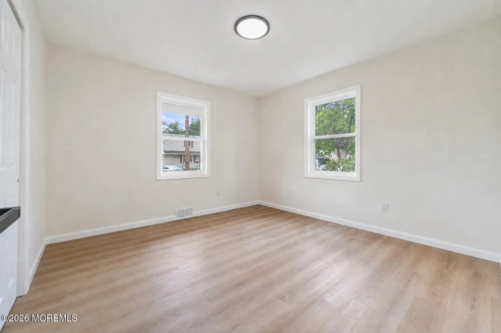 55 Davis Lane Red Bank, NJ 07701