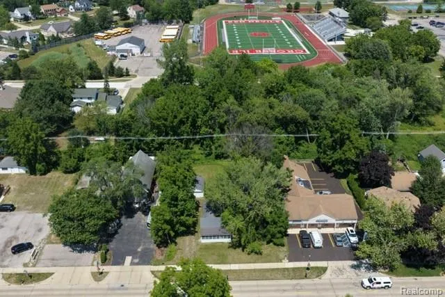 8120 Macomb Street Grosse Ile Township, MI 48138